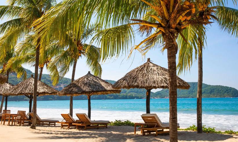 Thompson Zihuatanejo P003 Exterior Beach Seating.16X9