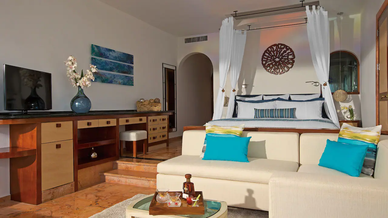 ZVRIM P0003 Oceanfront Junior Suite.16X9
