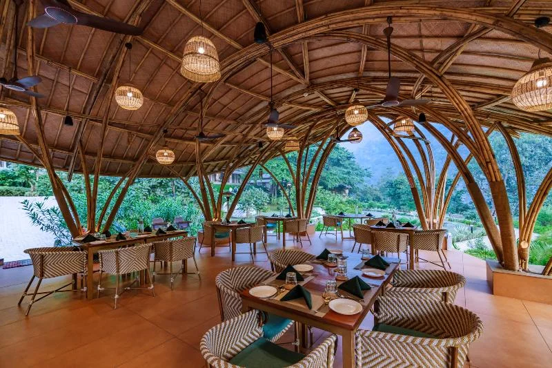 Highness Dining 2