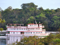 The authentic and comfortable Tucano Amazon cruise 