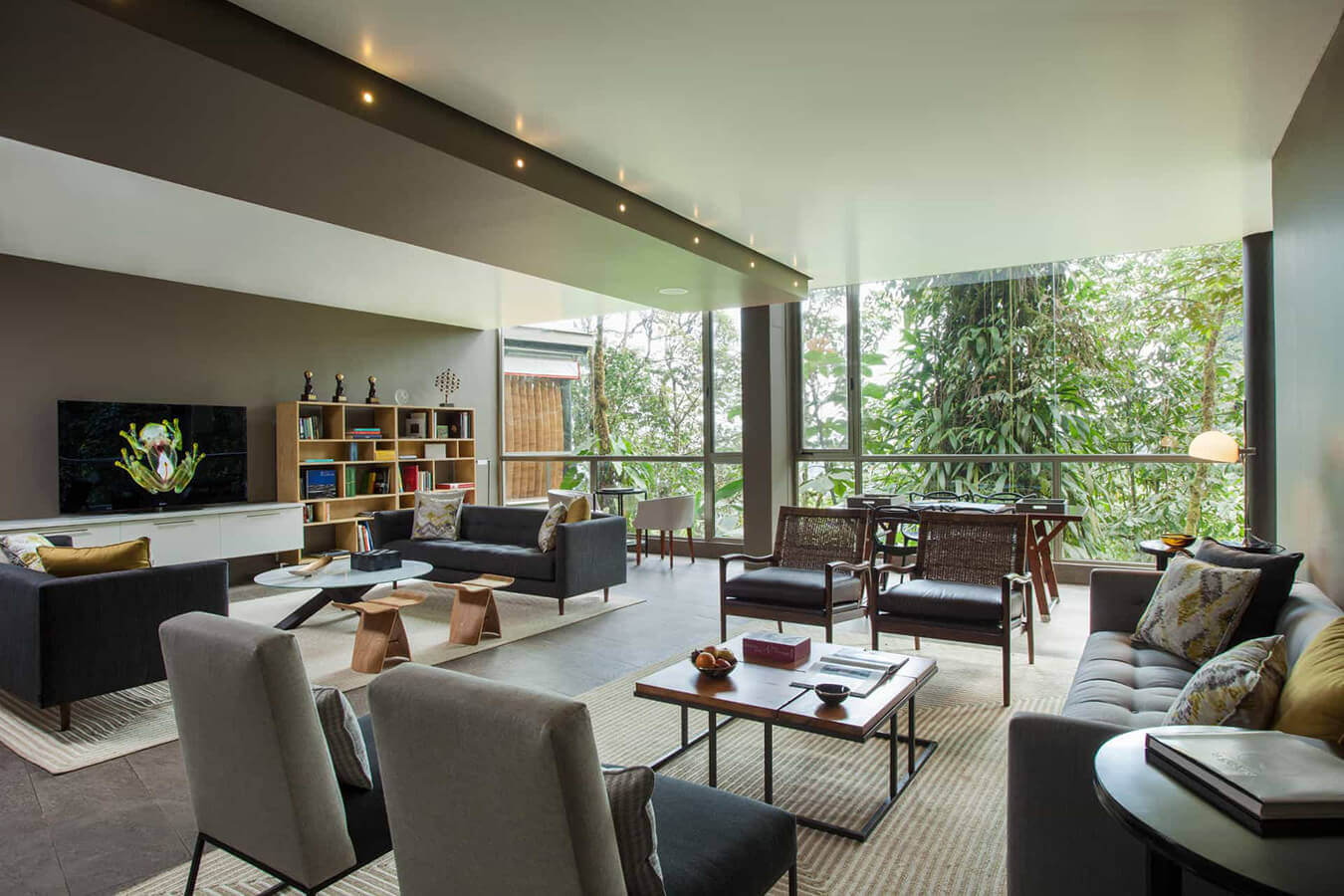 Relax in the lounge 