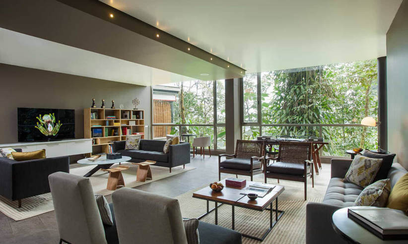 Relax in the lounge 