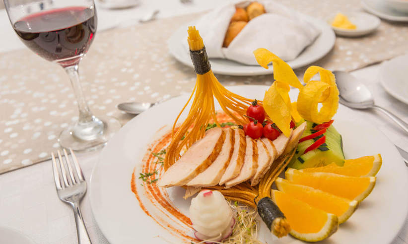 Enjoy beautifully presented meals on board