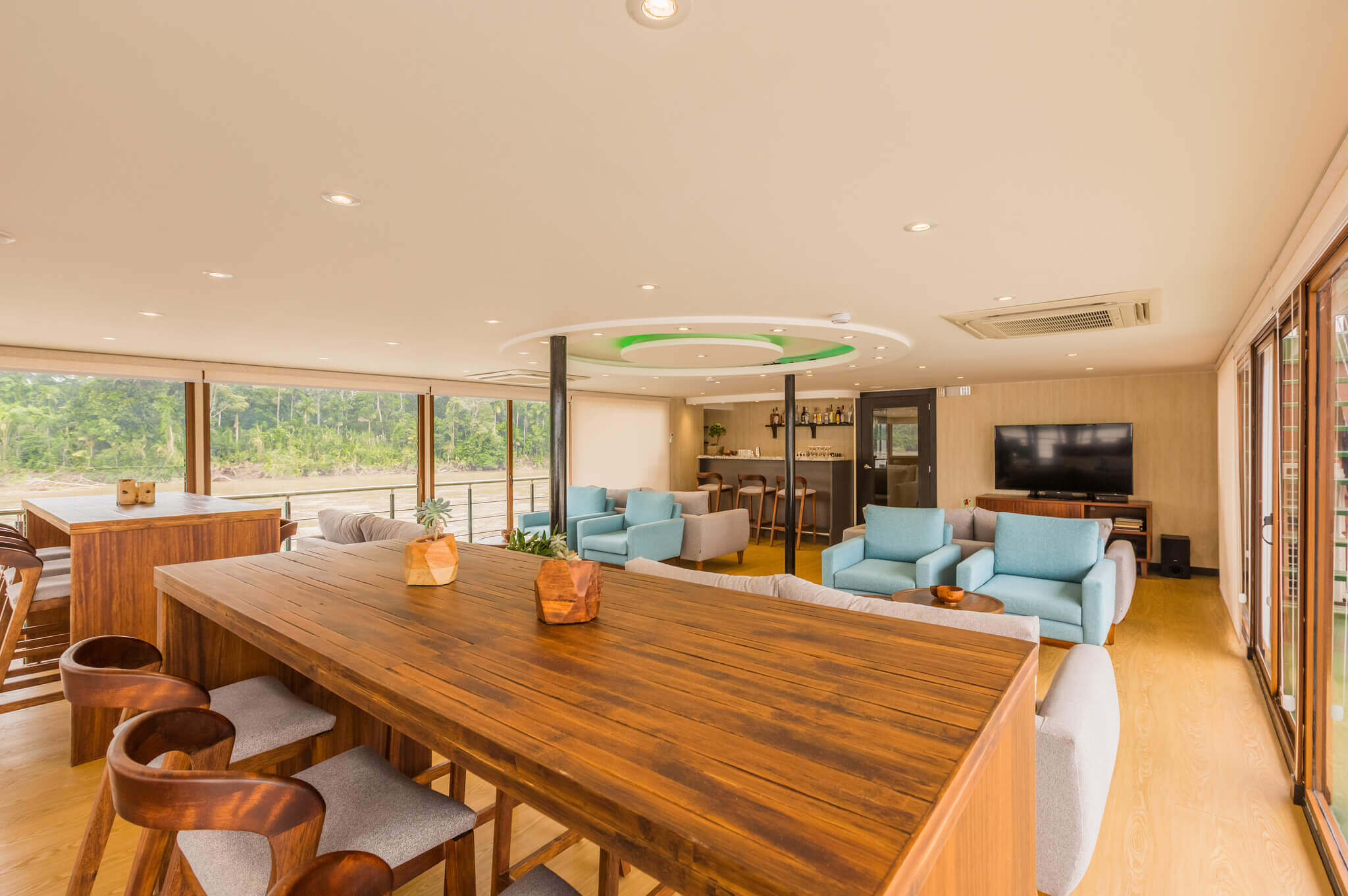 The lounge area where you will enjoy daily talks and presentations 