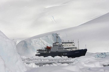 Plancius Antarctica Cruise Ship (8).jpeg