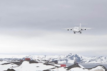 Antarctica Air Cruises (10).jpg
