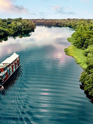 Aria Amazon cruising on the river 