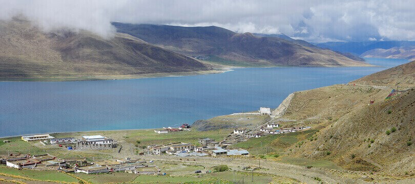 holidays to tibet - yamdrok lake