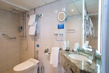 Owners Suite Washroom, Ocean Adventurer.jpg