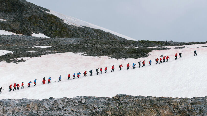 Excursion glaciers
