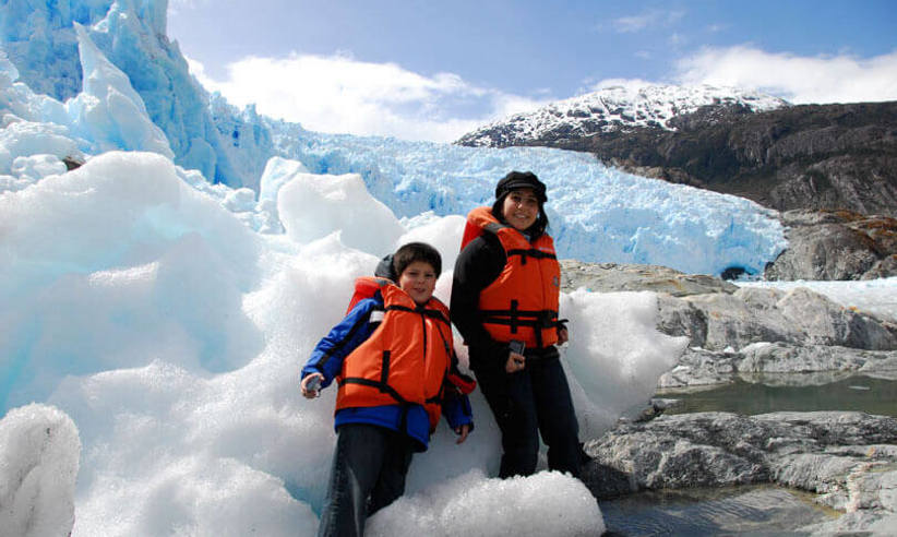 Touching the glacier 