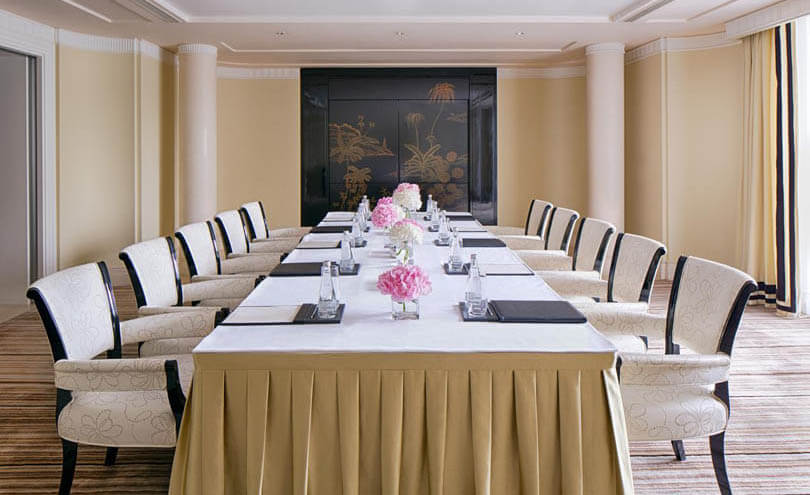Peninsula Hotel Shanghai (9).jpg