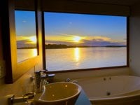 Deluxe Suite Bathroom 2