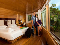 The master suite on Delfin II