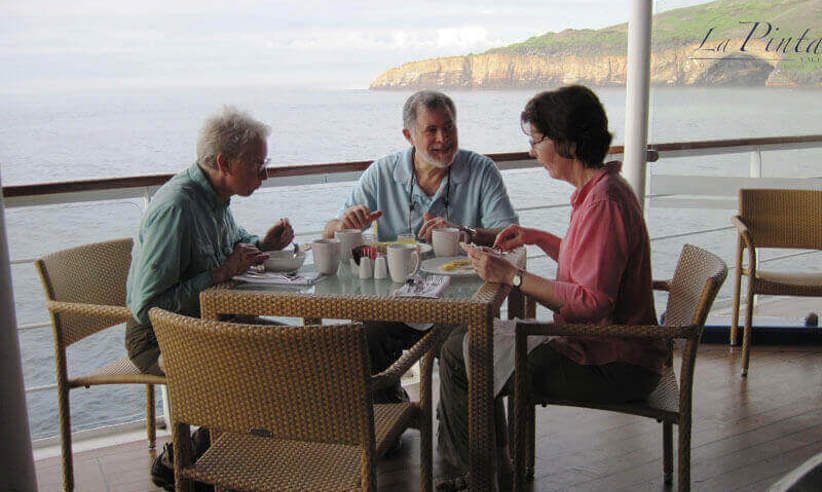 Breakfast al fresco