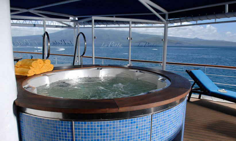 The jacuzzi on La Pinta