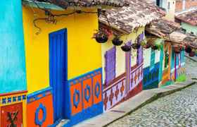 Rue colorée à Bogota  