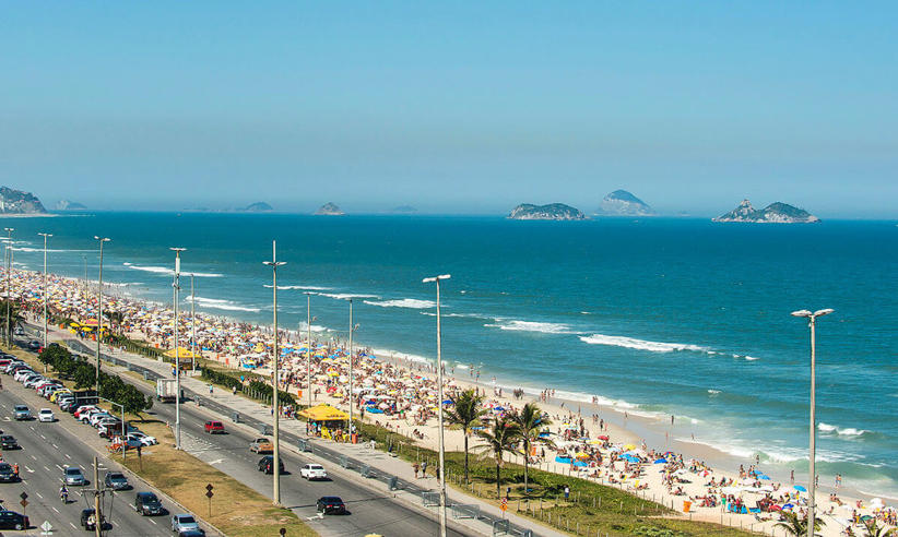It's a short stroll to the beach