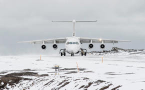 can you fly to antarctica.jpg