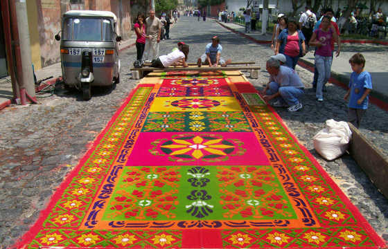 Easter in Antigua: street decorations