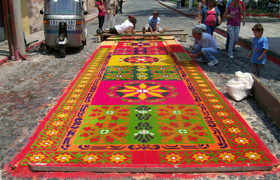 Easter in Antigua: street decorations