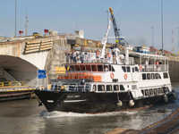 Explore the Panama Canal aboard the Pacific Queen