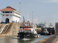 The Pacific Queen navigating through Gatun lock