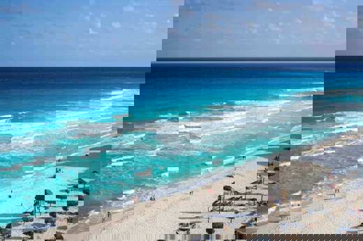 White sand and turquoise warm sea