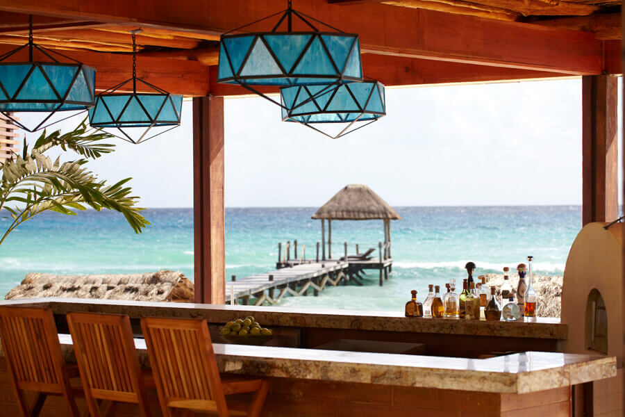 The coral bar and grill