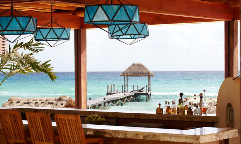 The coral bar and grill
