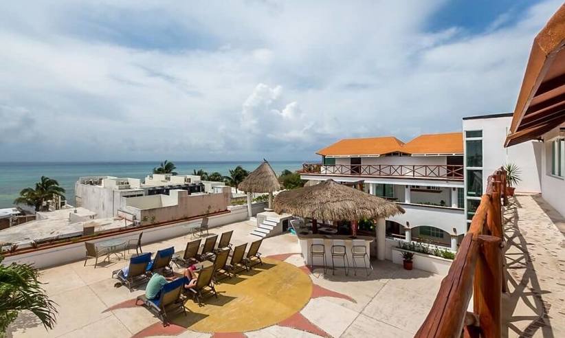 hotel-illusion-boutique-solarium-roof--sun-lounges.jpg