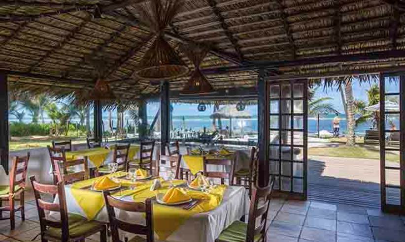 Restaurante com vista e brisa do mar.jpg