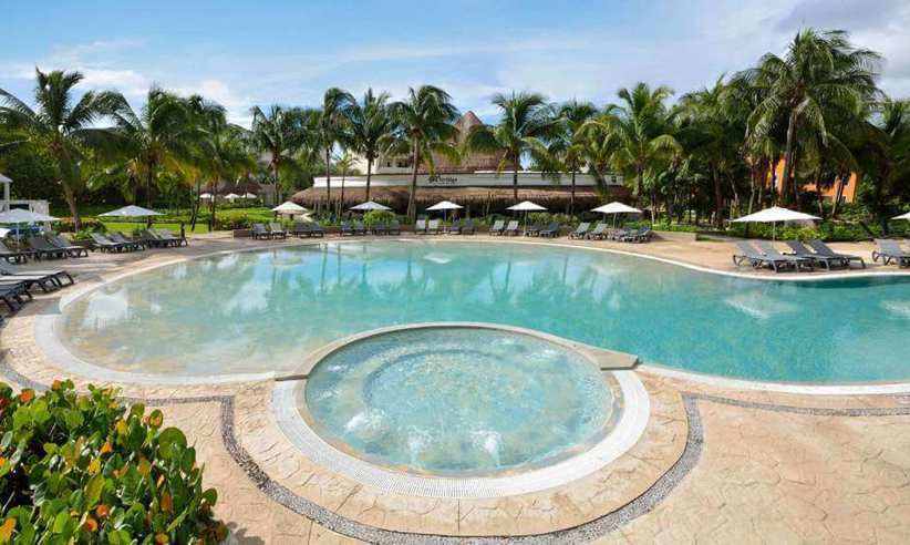 catalonia-playa-maroma-piscina-jacuzzi_3.jpg