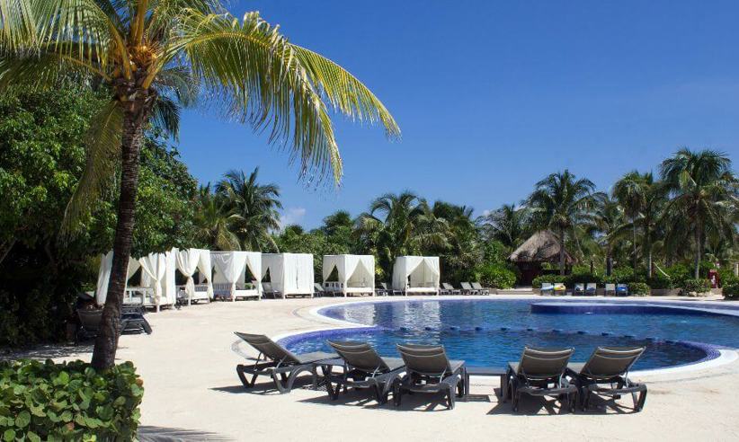 hotel-catalonia-playa-maroma-piscina_0 (1).jpg