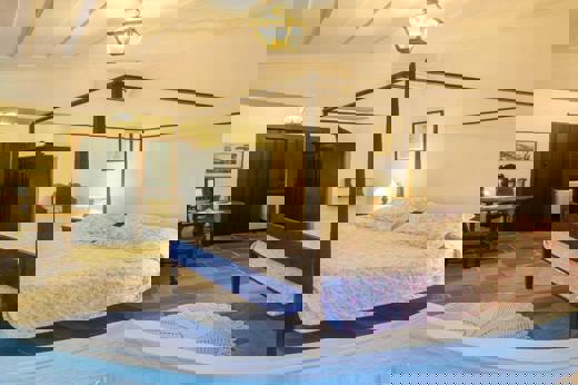 Room 2.jpg
