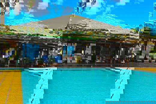 Pool bar.jpg