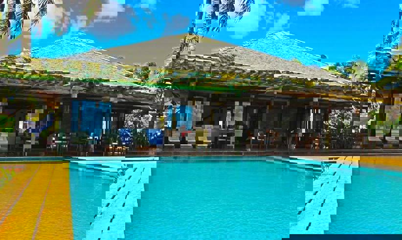 Pool bar.jpg