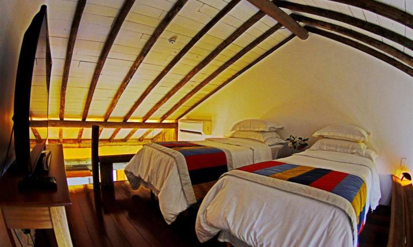 Twin room.jpg