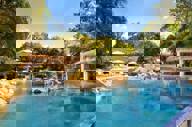 Pool.jpg