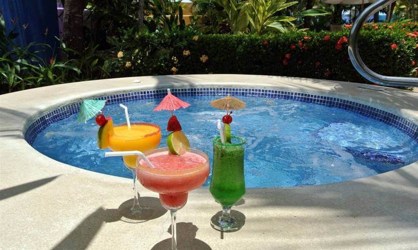 Pool.jpg