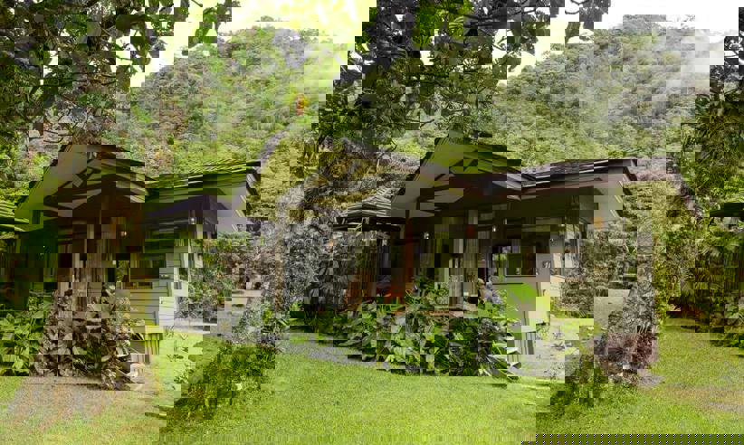  Peaceful suite surrounded by lush vegetation and rolling hills on Costa Rica's cloud forest. 