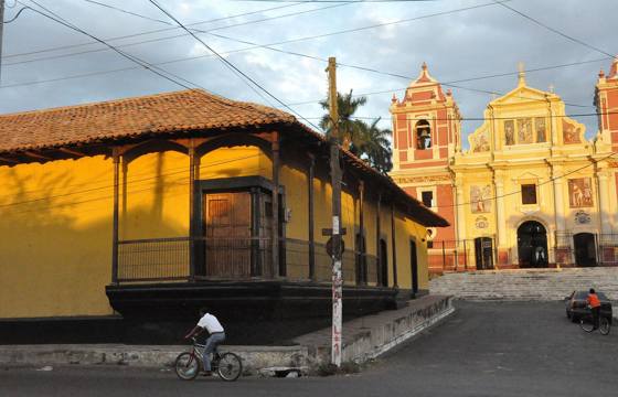 2725 Leon And Managua