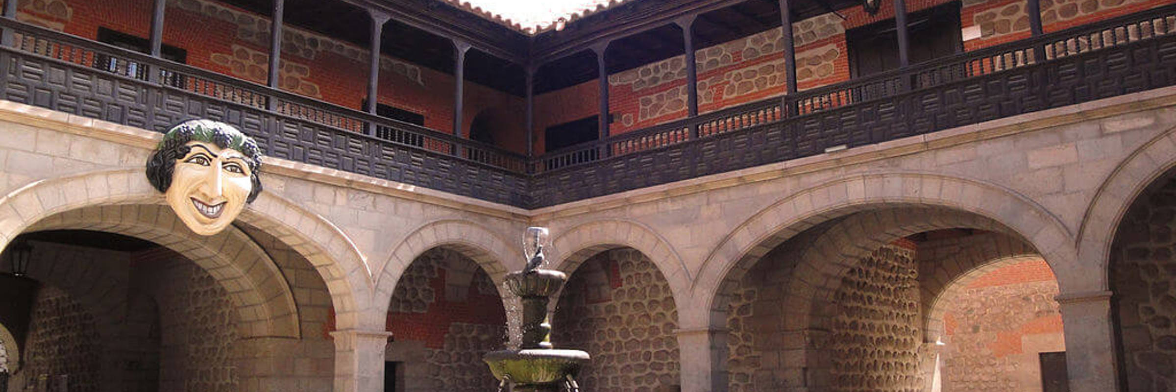 9372 Casa De La Moneda