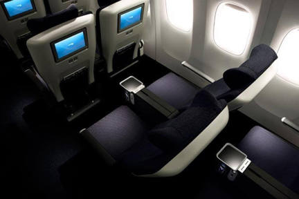 8222 World Traveller Plus