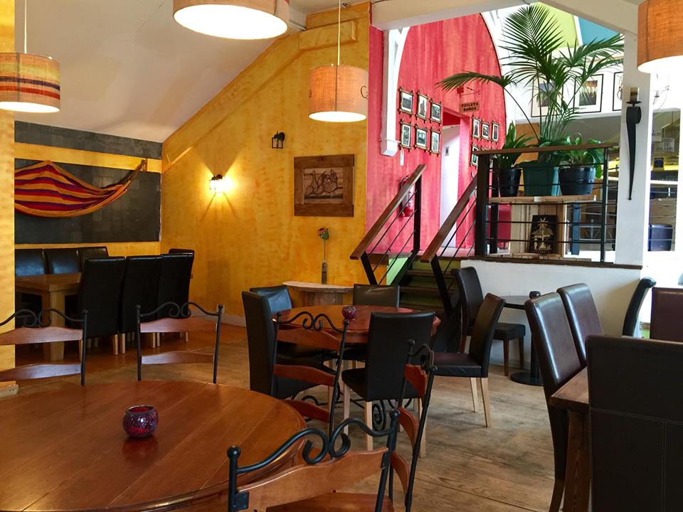 7632 Casa Colombiana