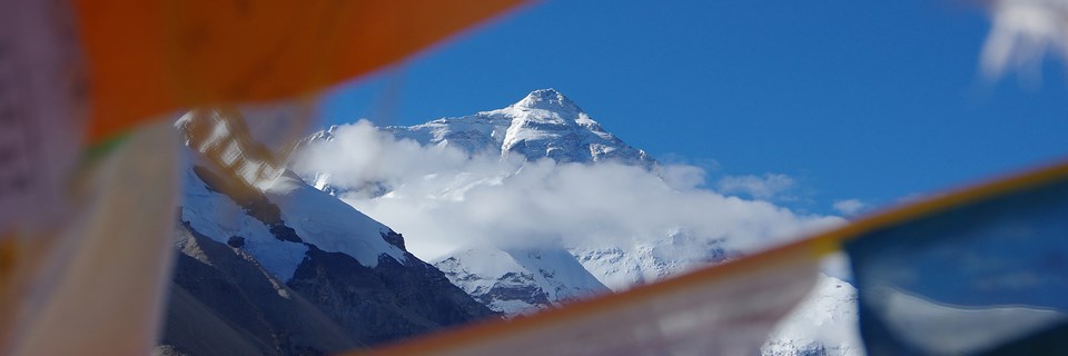 8729 Waking Up To Everest