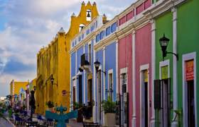 Rue colorée à Campeche 