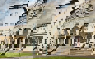 Country Club