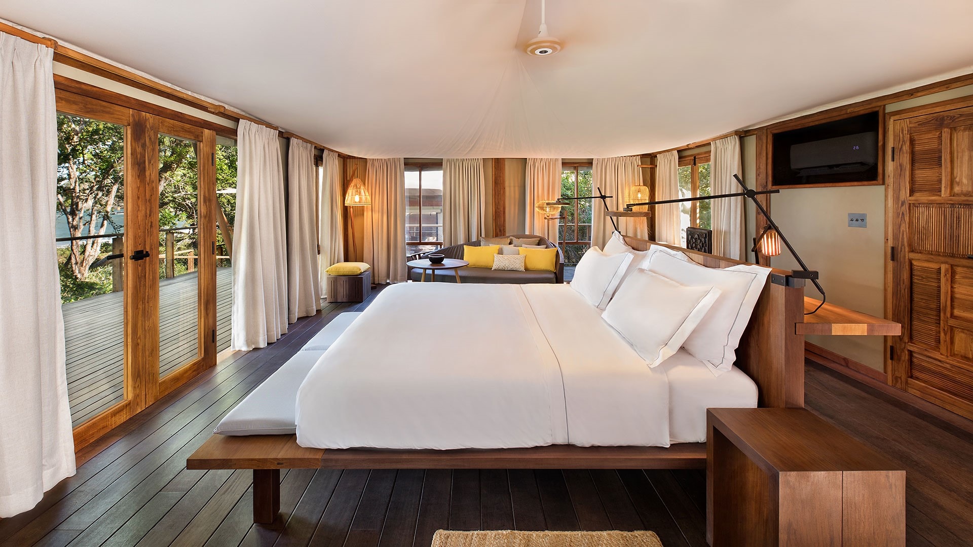 Barefoot Luxury Living Min