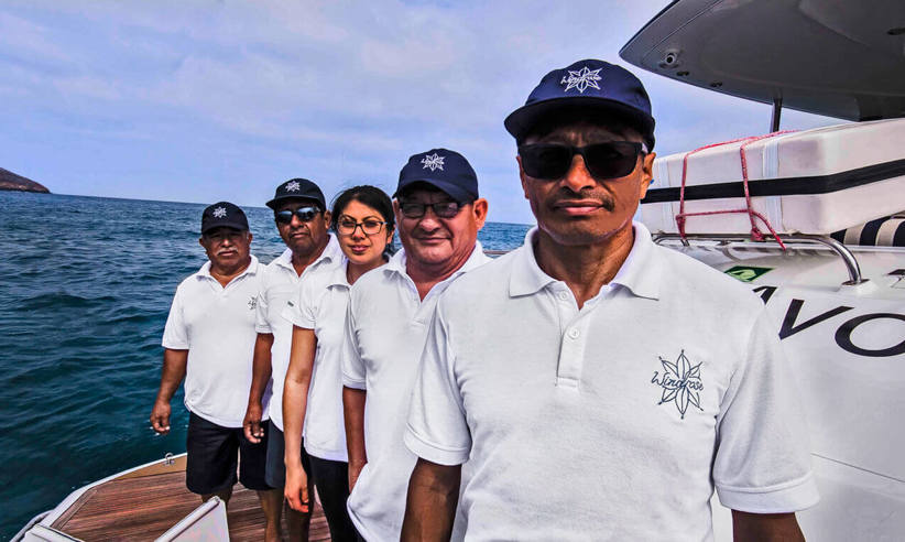 The expert crew and guides on the Windrose
